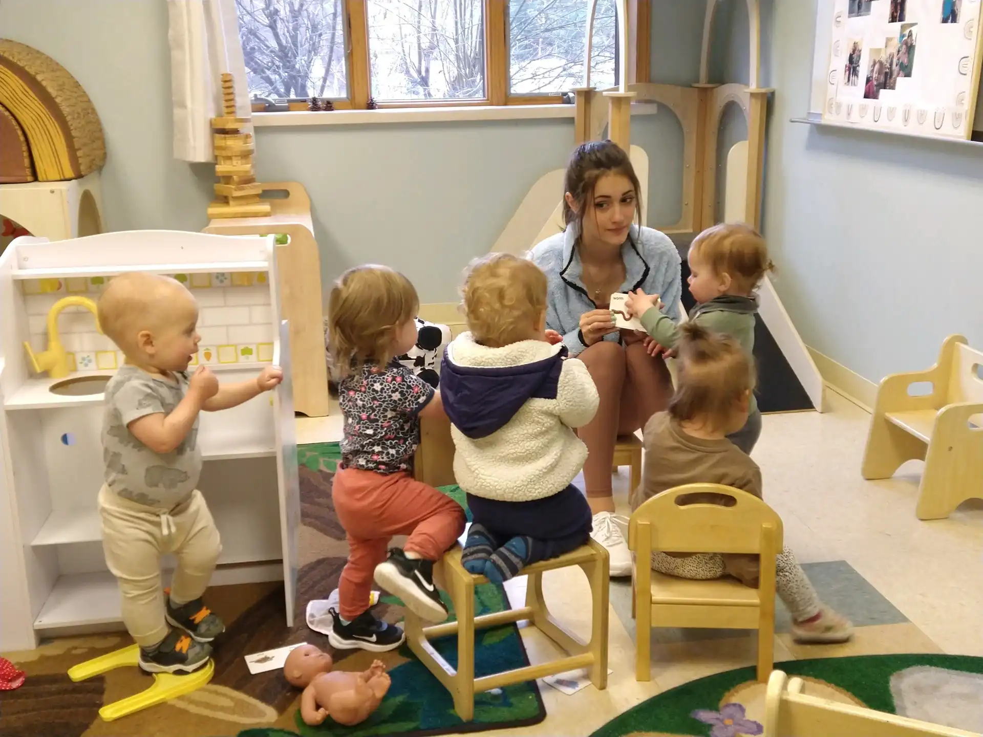 Teacher reading to Children